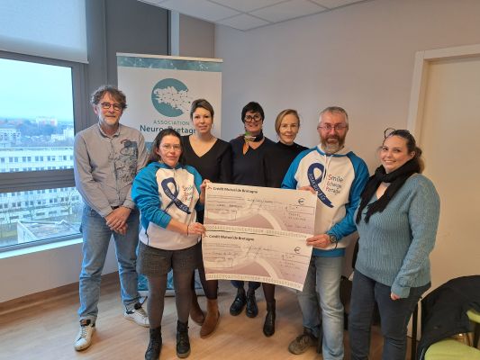 SEP - L'Association Ruban Bleu remet deux chèques à Neuro-Bretagne